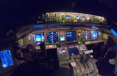 Boeing-777-cockpit-400